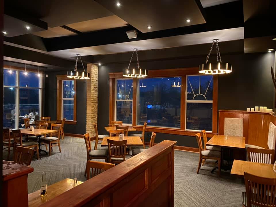 Stillwaters Plate and Pour